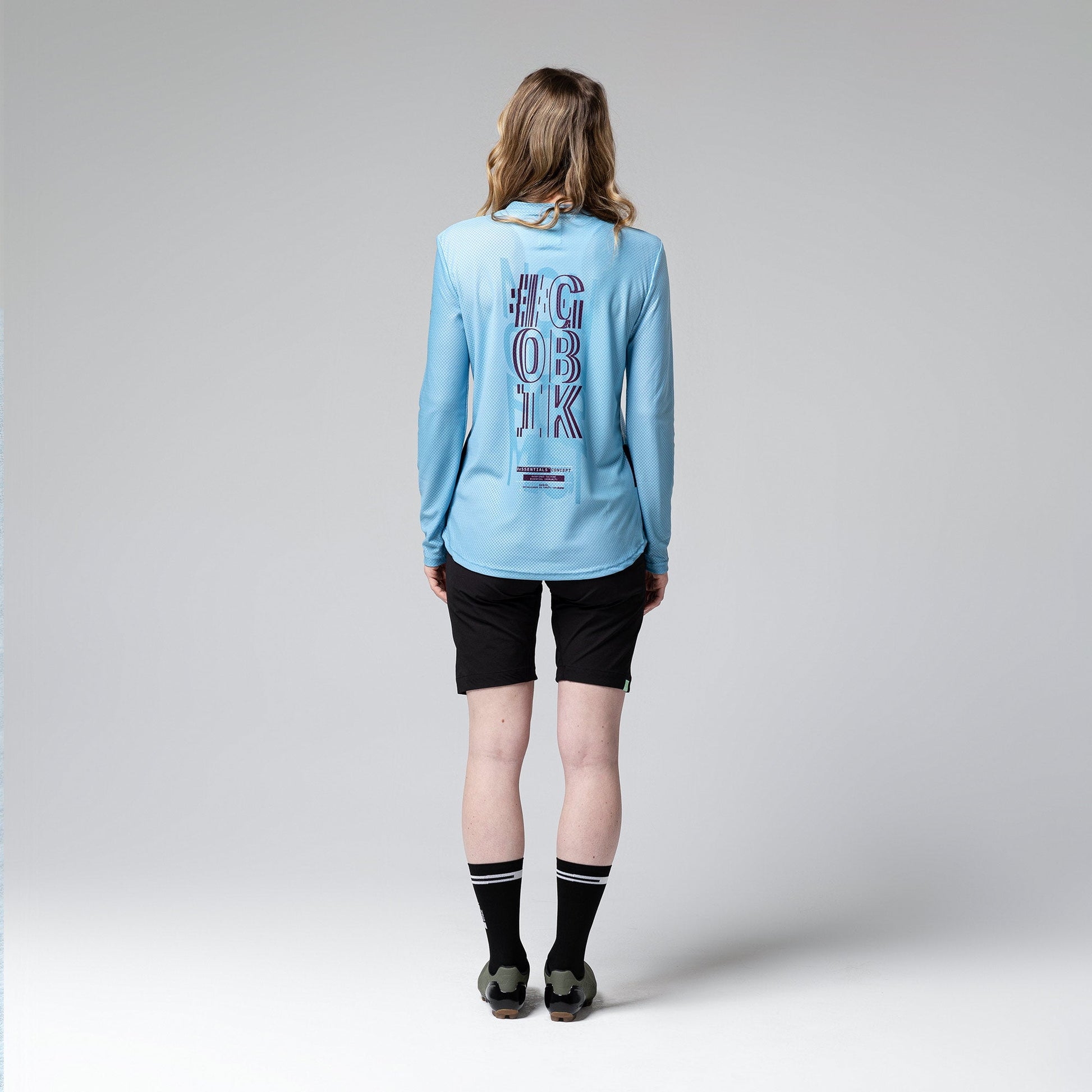 CAMISETA MANGA LARGA TERRAIN MUJER GRAY MIST