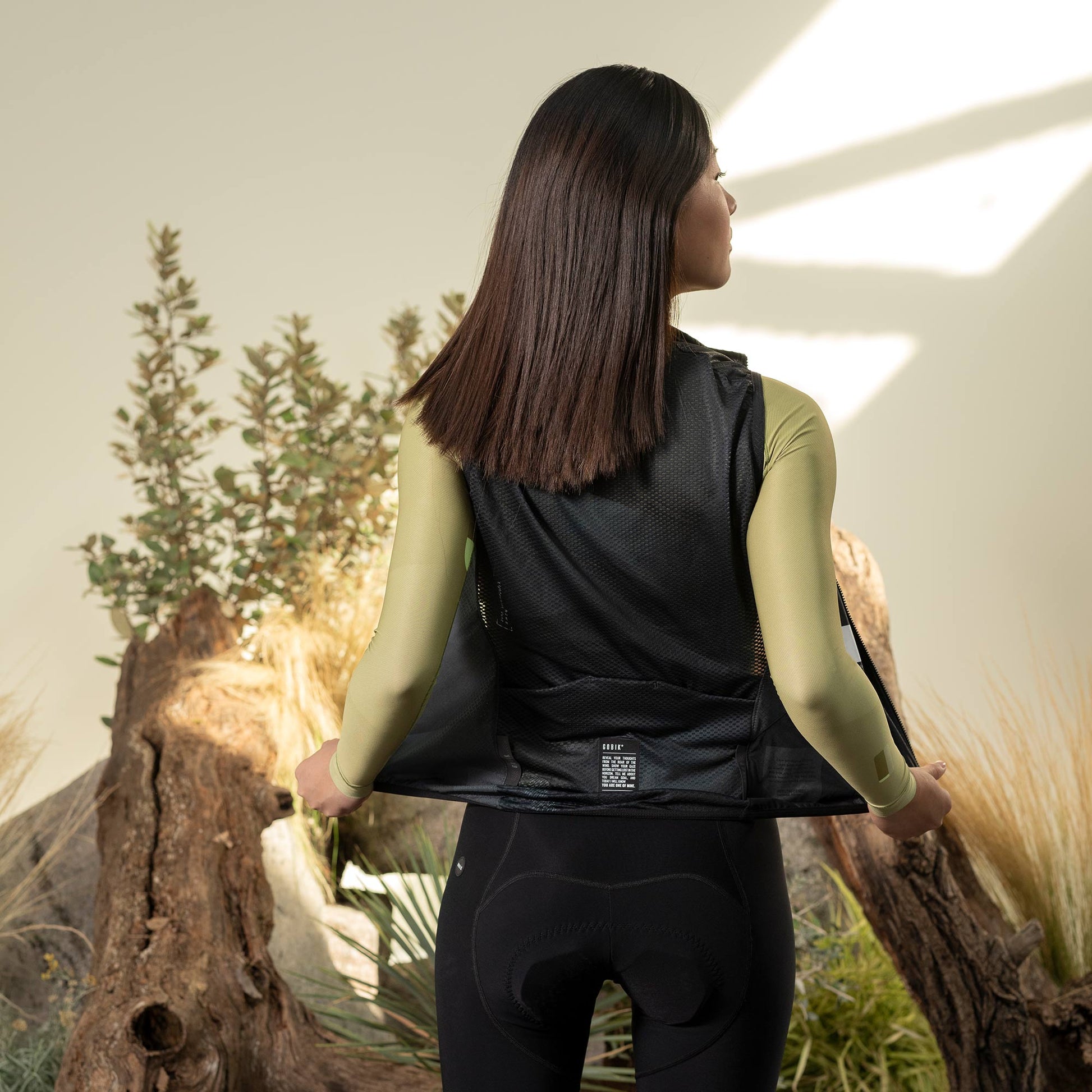 CHALECO PLUS 2.0 MUJER ROYAL BLACK