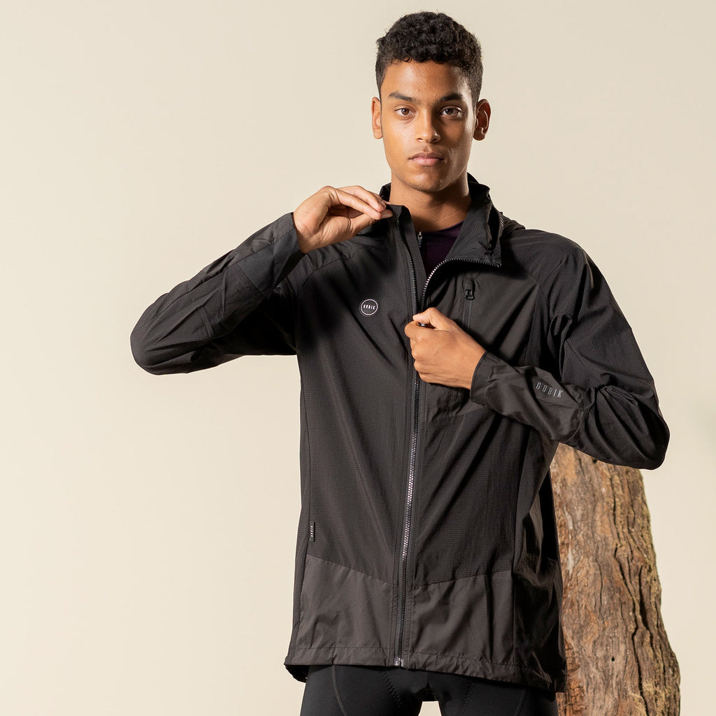 CHAQUETA LIGERA UNBEAT HOMBRE ROYAL BLACK